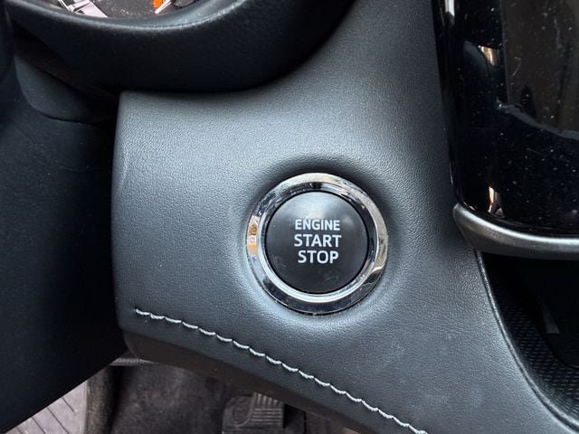 Used 2023 Toyota Highlander XLE FWD image 26