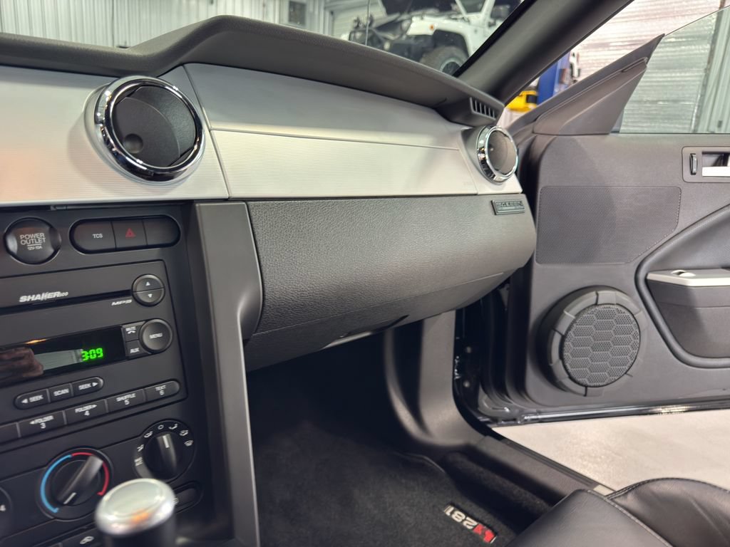 Used 2006 Ford Mustang GT RWD image 33