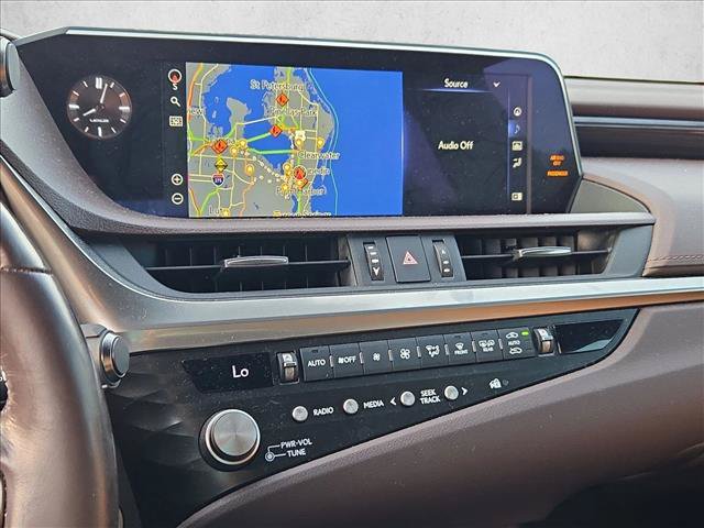 Used 2021 Lexus ES 300h Ultra Luxury w/ Accessory Package 2 FWD image 12