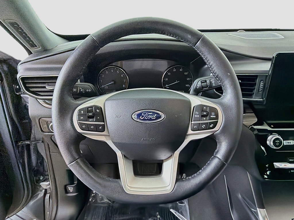 Used 2024 Ford Explorer Limited w/ Equipment Group 301A AWD/4WD image 38