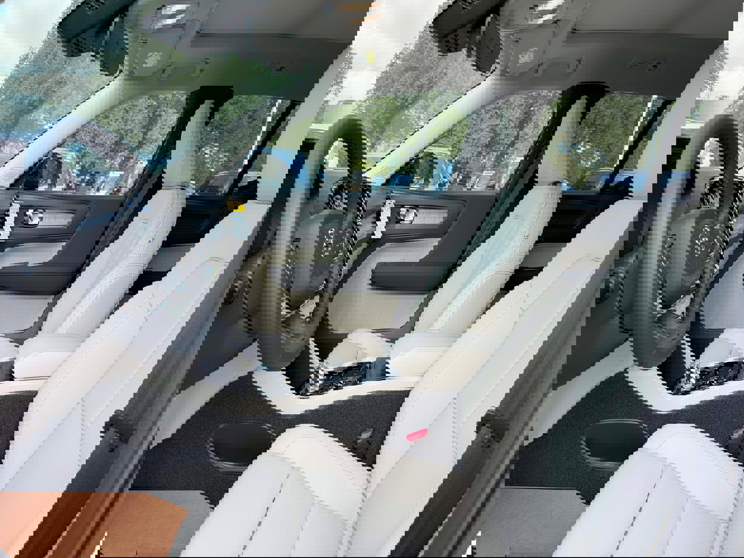 New 2026 Volvo XC40 B5 Plus w/ Protection Package Premier image 13