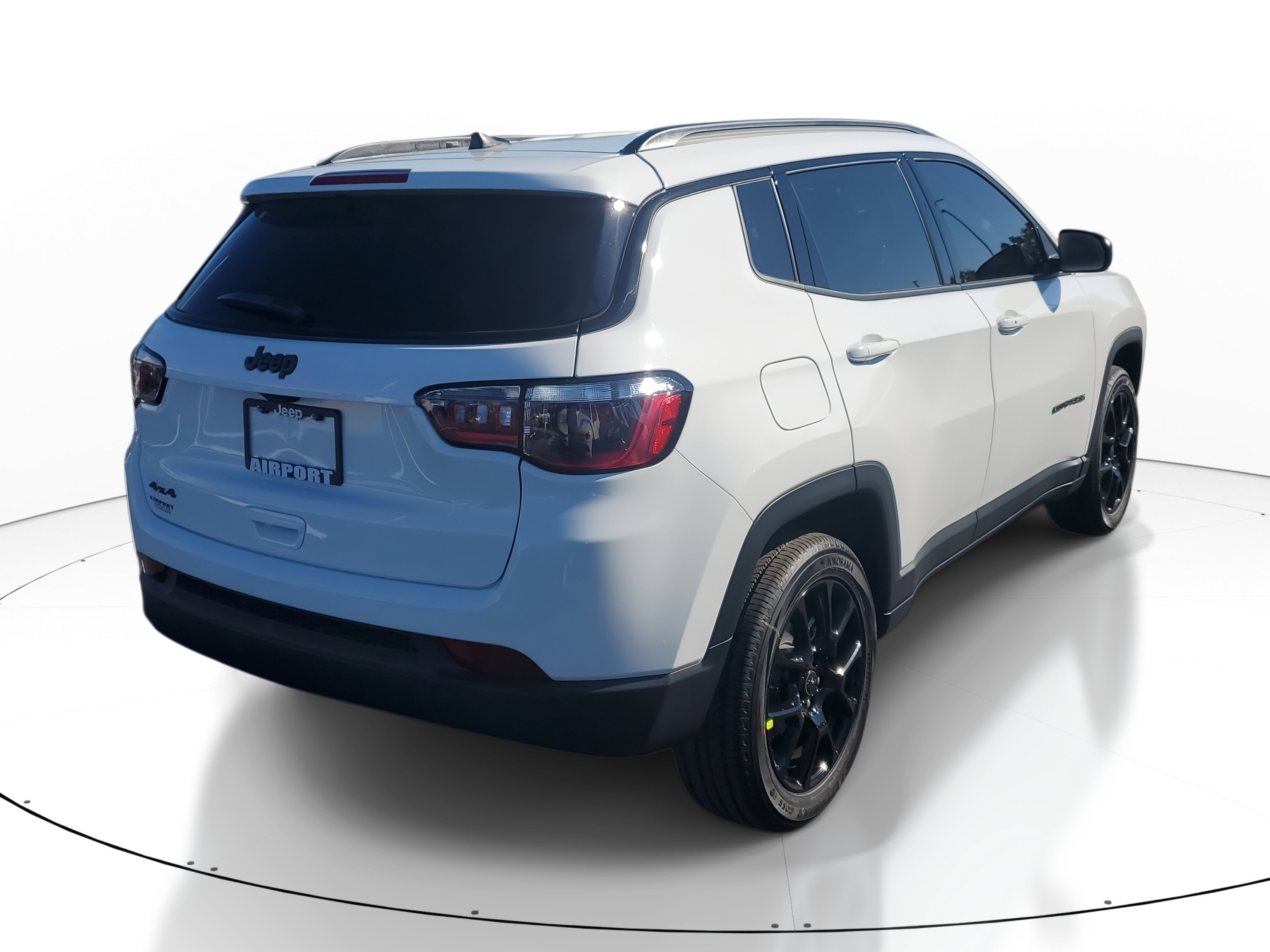 New 2026 Jeep Compass Latitude image 4