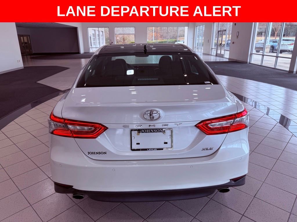 Used 2018 Toyota Camry XLE image 8