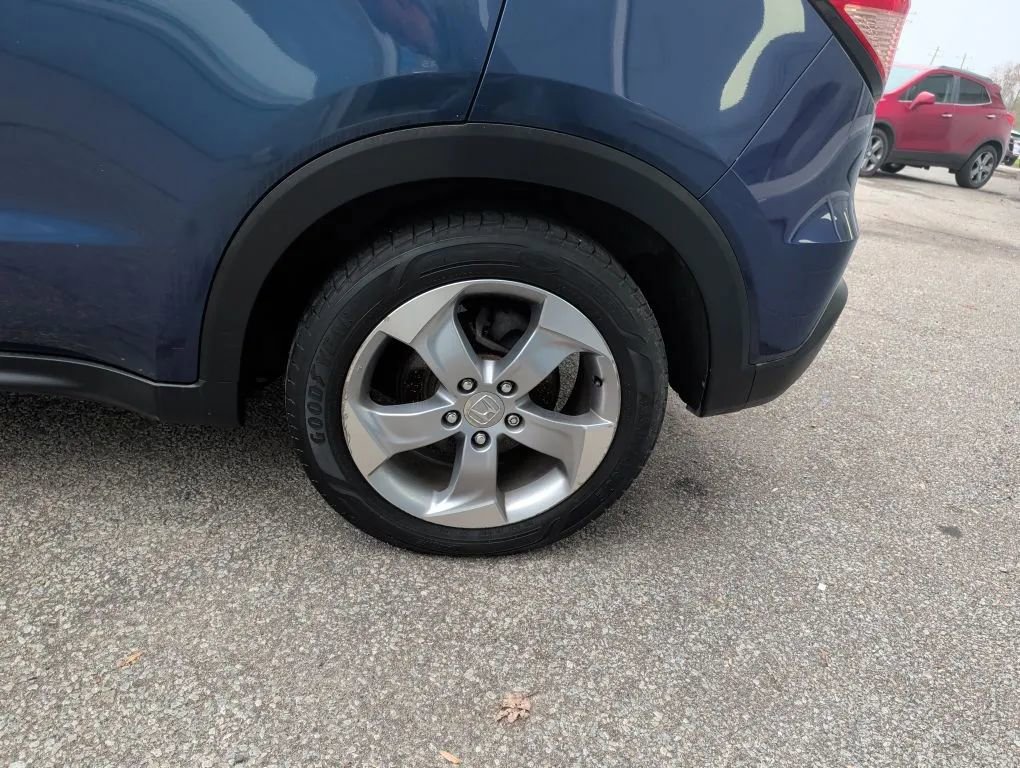 Used 2017 Honda HR-V LX image 14