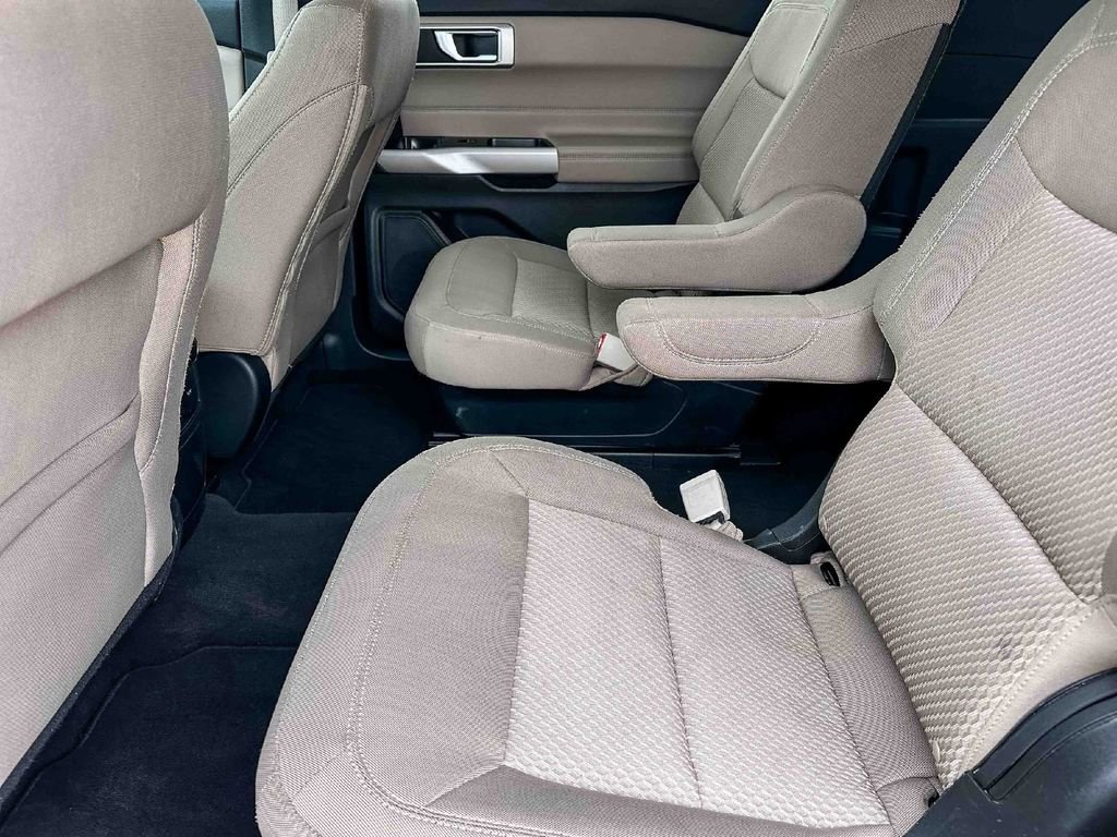 Used 2022 Ford Explorer XLT RWD image 18