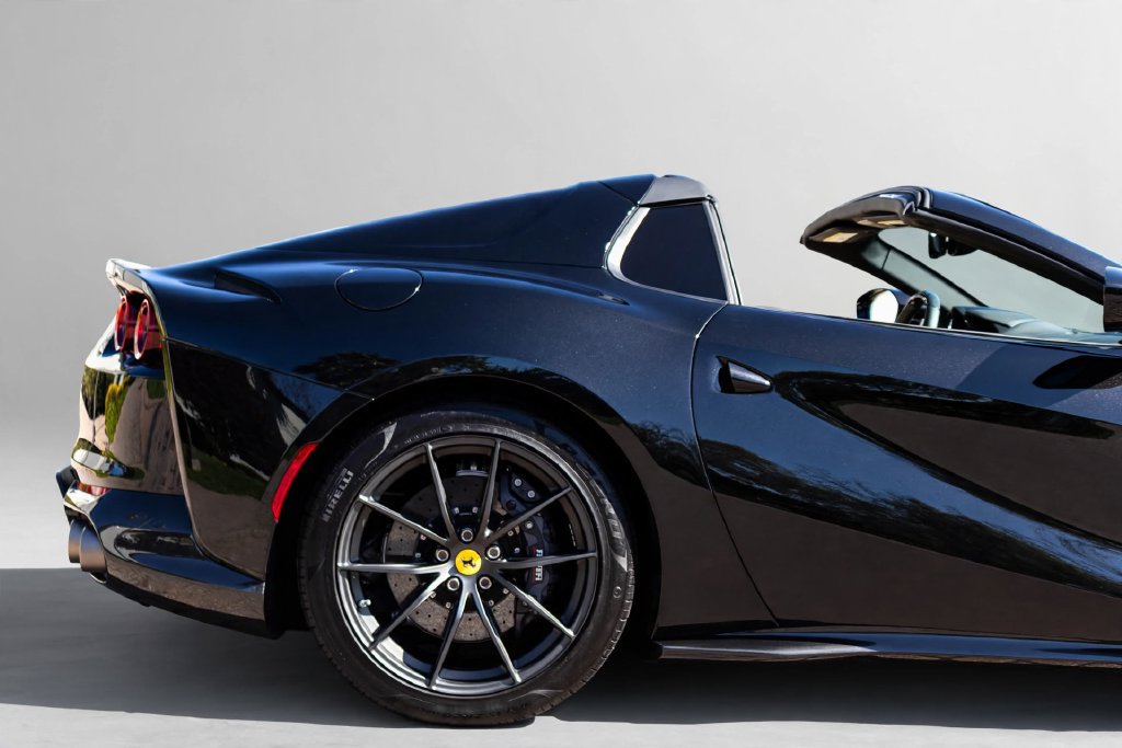 Certified 2021 Ferrari 812 GTS RWD image 17