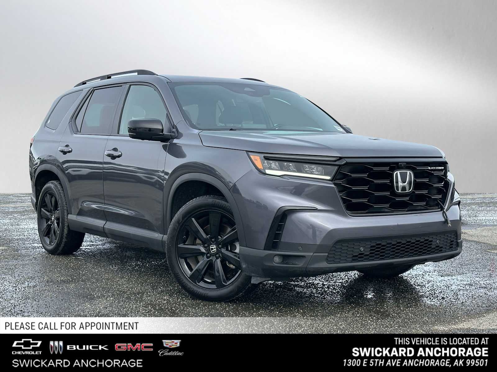 Used 2025 Honda Pilot Black Edition image 1