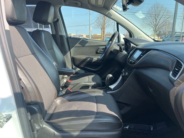 Used 2017 Chevrolet Trax LT w/ LT Convenience Package image 11