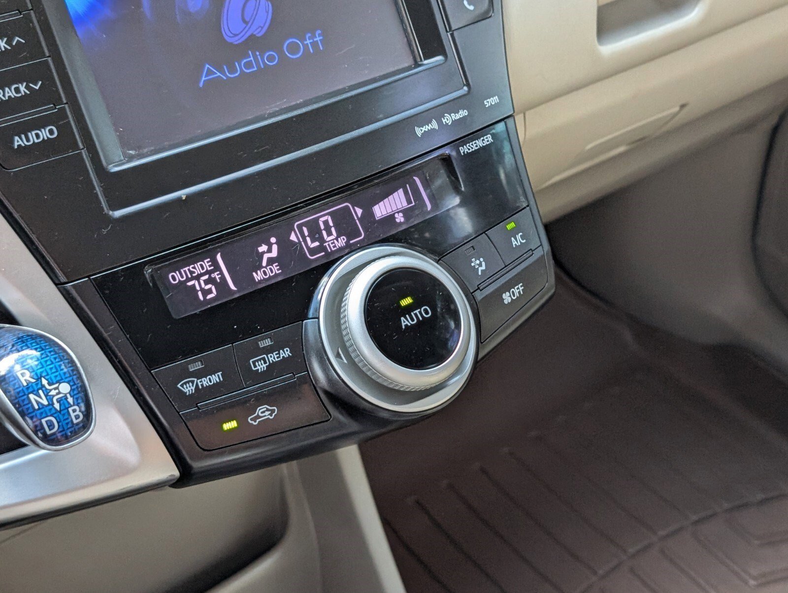 Used 2013 Toyota Prius V Five image 40