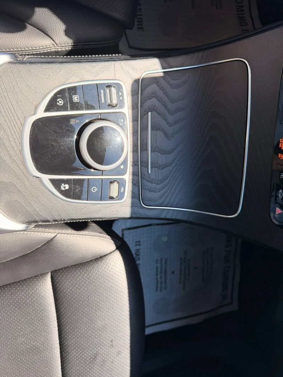 Used 2019 Mercedes-Benz GLC 300 4MATIC w/ Premium Package image 27