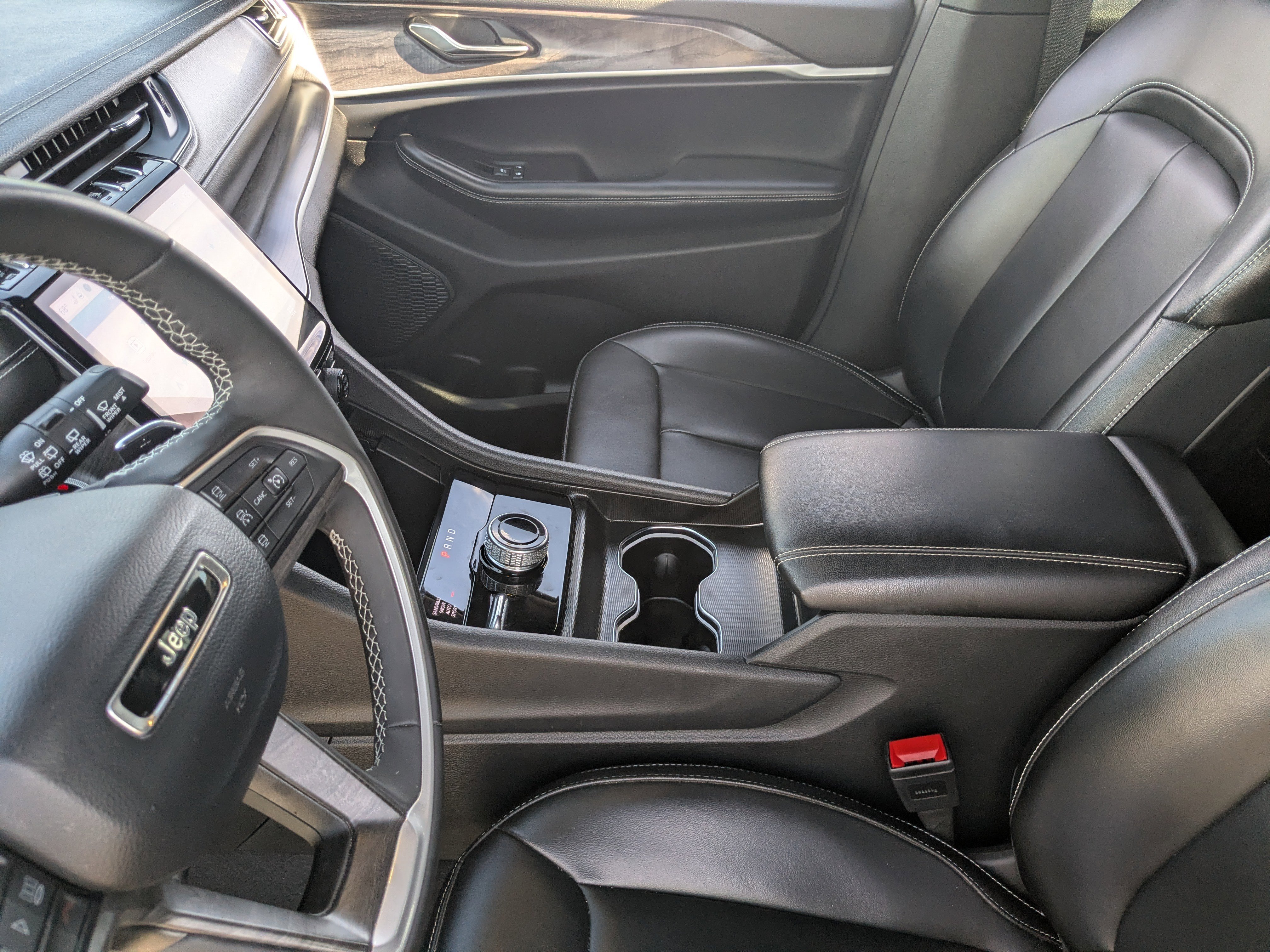 Used 2024 Jeep Grand Cherokee Limited image 29