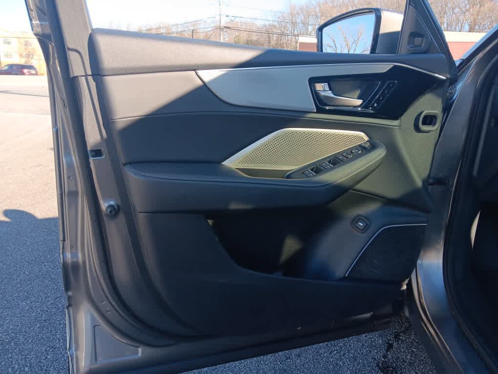 Used 2023 Acura MDX SH-AWD w/ Technology Package image 26