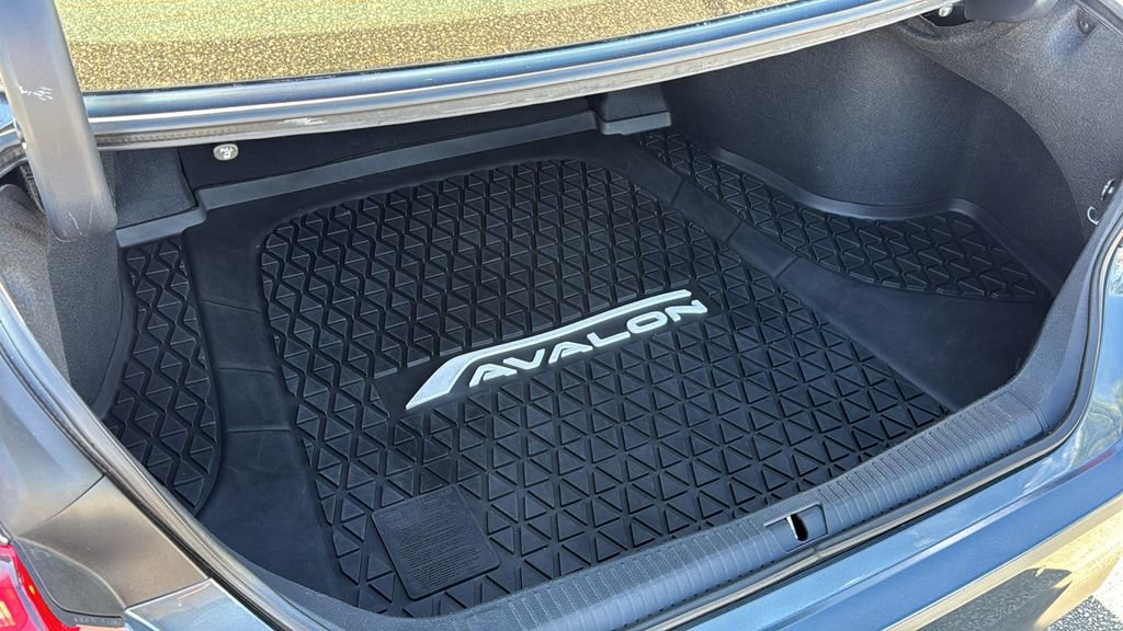 Used 2020 Toyota Avalon Touring w/ Advanced Safety Package FWD image 15