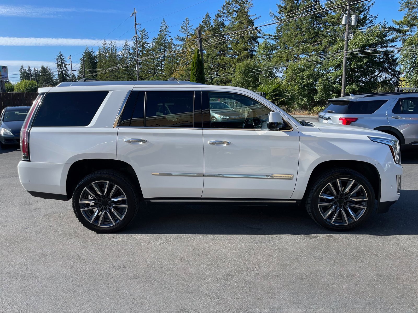 Used 2017 Cadillac Escalade Premium Luxury image 8
