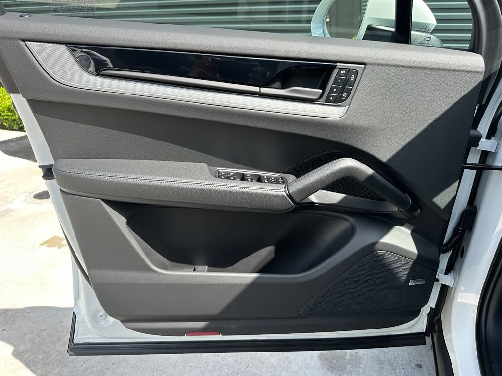 New 2026 Porsche Cayenne S AWD/4WD image 17