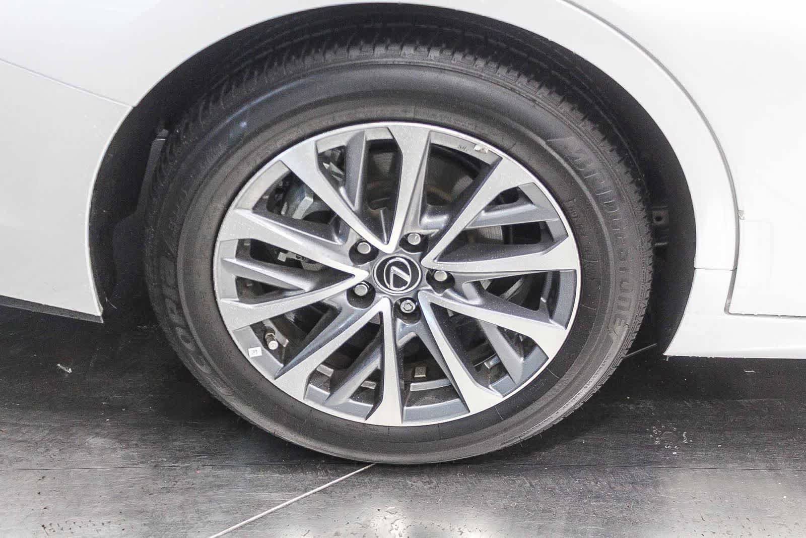Certified 2025 Lexus ES 350 w/ Accessory Package (Z2) FWD image 12