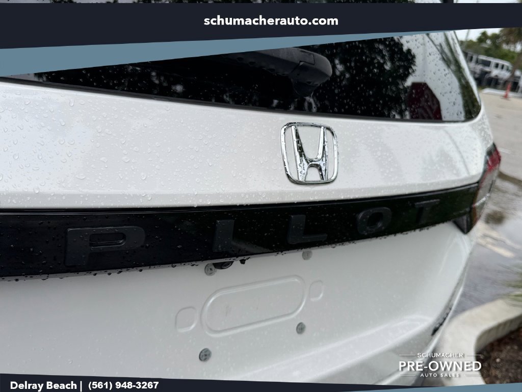 Used 2025 Honda Pilot Sport image 15