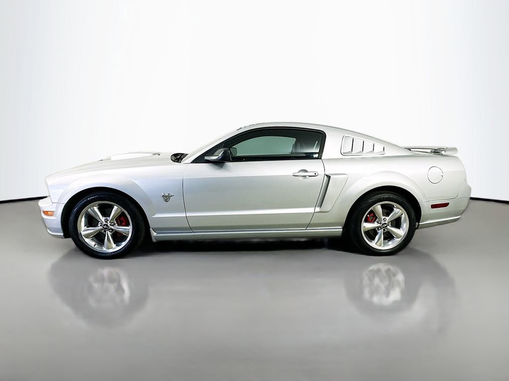 Used 2009 Ford Mustang GT Premium RWD image 4