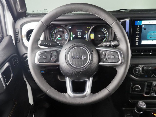 Used 2025 Jeep Wrangler 4xe Sahara w/ Safety Group AWD/4WD image 19