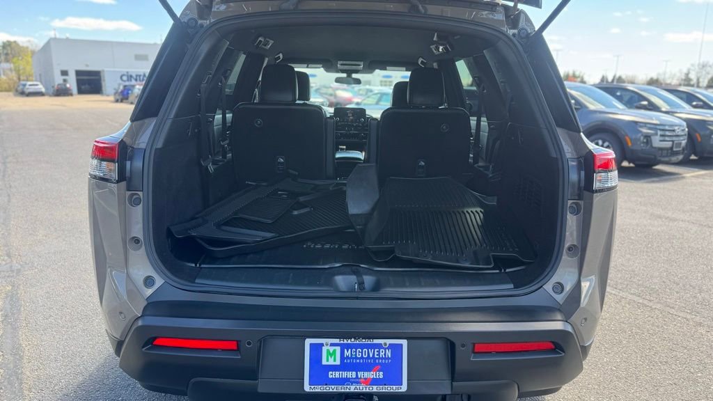 Used 2023 Nissan Pathfinder Rock Creek AWD/4WD image 8