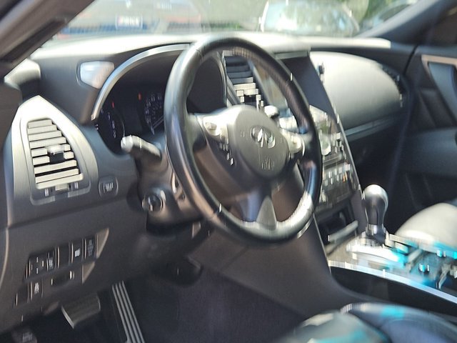 Used 2016 INFINITI QX70 2WD w/ Premium Package image 9