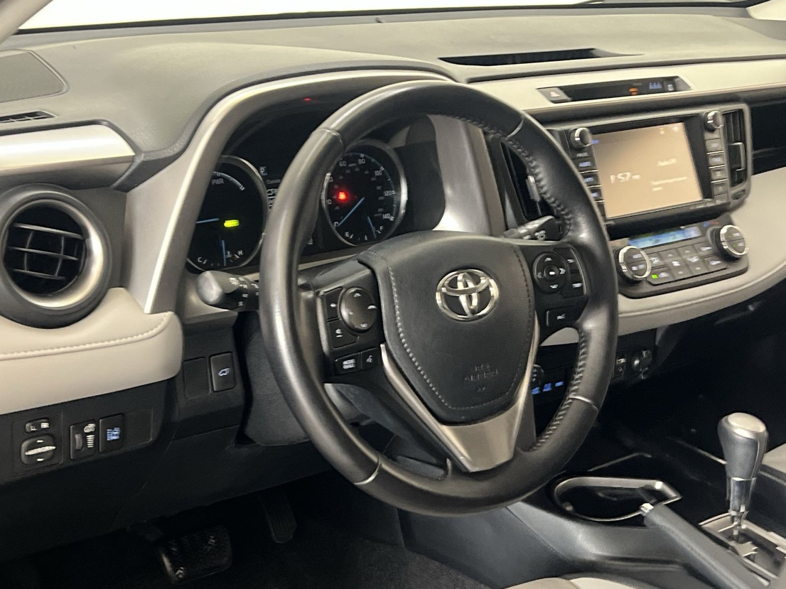 Used 2017 Toyota RAV4 Limited w/ Advanced Technology Package AWD/4WD image 15