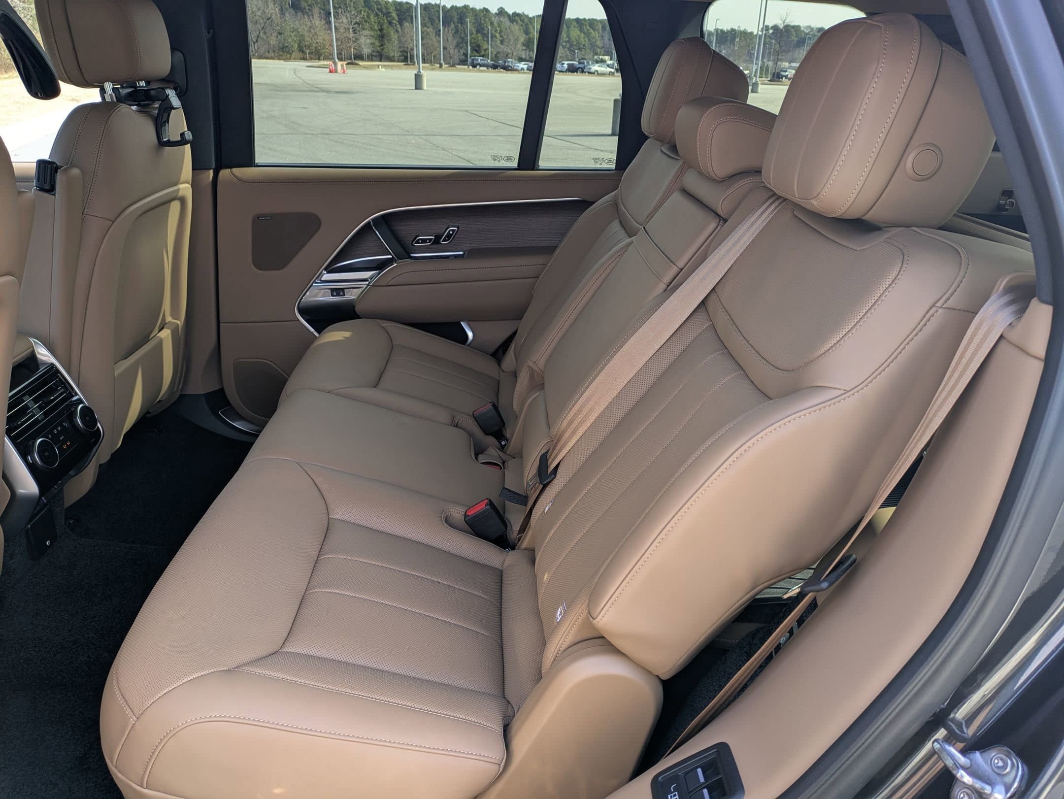 New 2026 Land Rover Range Rover Long Wheelbase SE AWD/4WD image 26