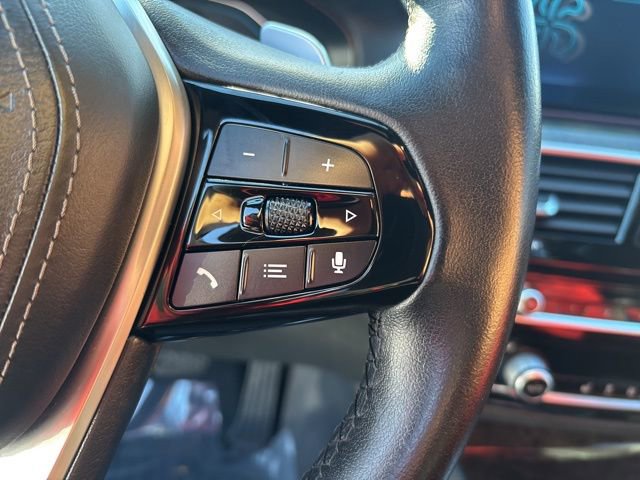 Used 2020 BMW 530e w/ Convenience Package image 16