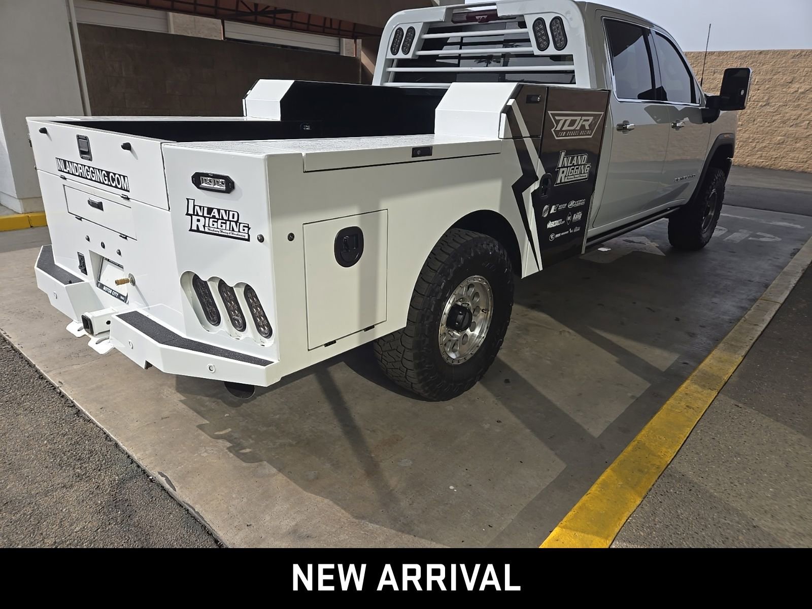 Used 2025 GMC Sierra 3500 Denali w/ Denali Reserve Package image 3