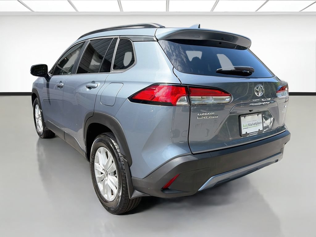 Used 2024 Toyota Corolla Cross LE FWD image 5