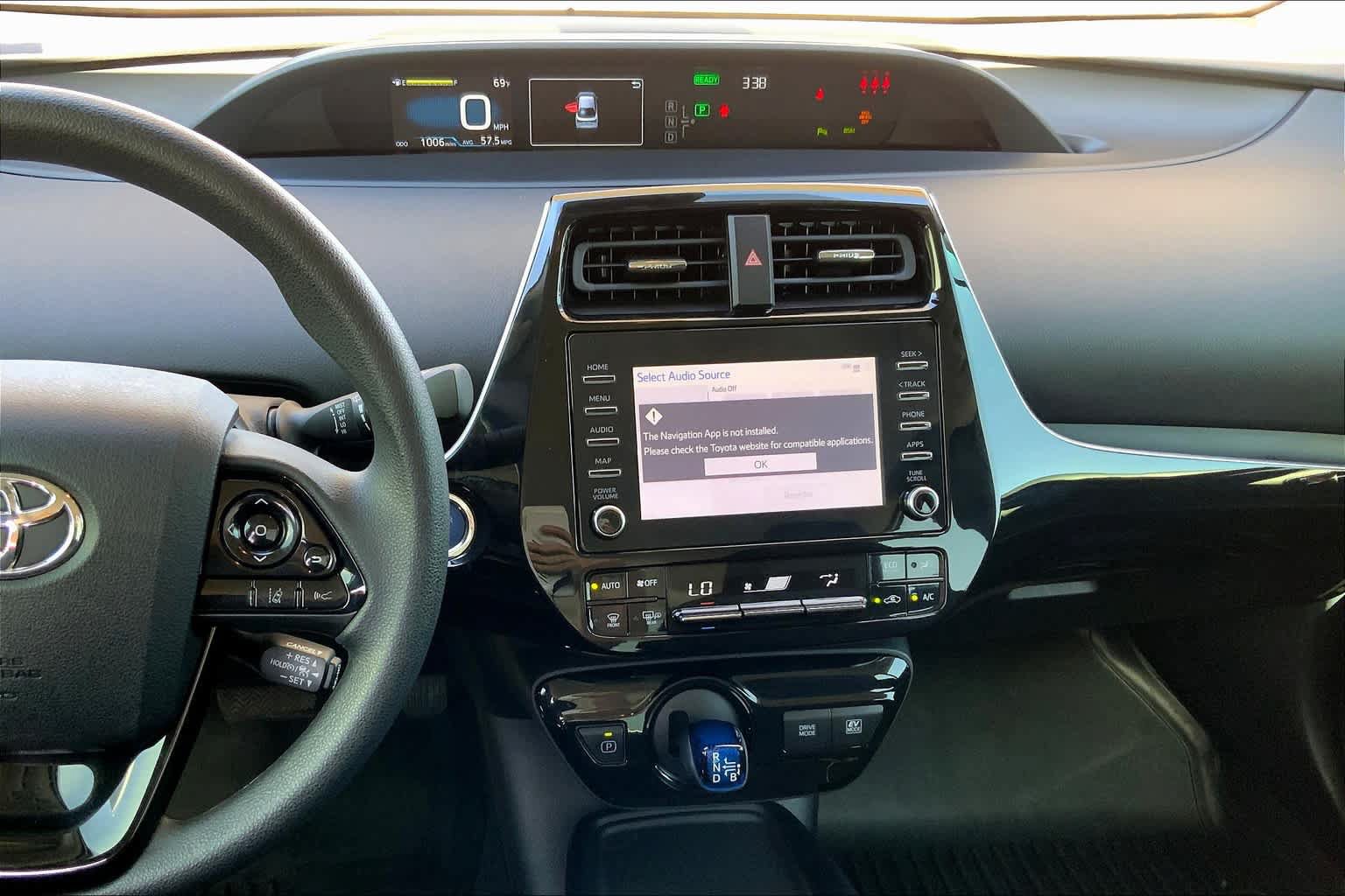Used 2020 Toyota Prius LE FWD image 7