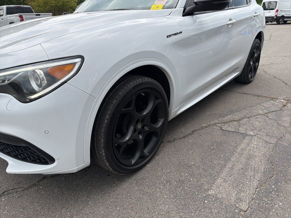 Used 2023 Alfa Romeo Stelvio Estrema AWD/4WD image 31