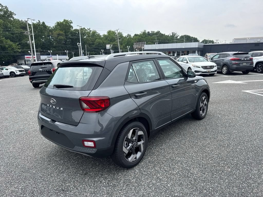 New 2026 Hyundai Venue SEL FWD image 5