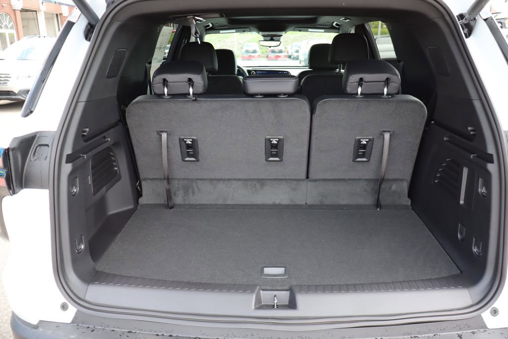 New 2026 Chevrolet Traverse LT w/ Sun and Wheel Package AWD/4WD image 39