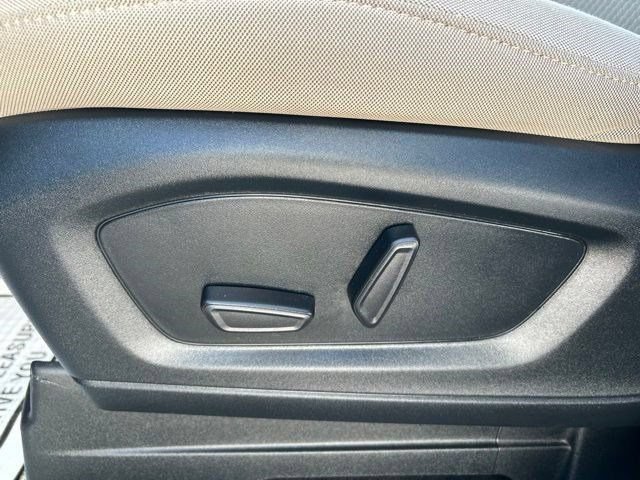 Used 2023 Ford Explorer 4WD image 14