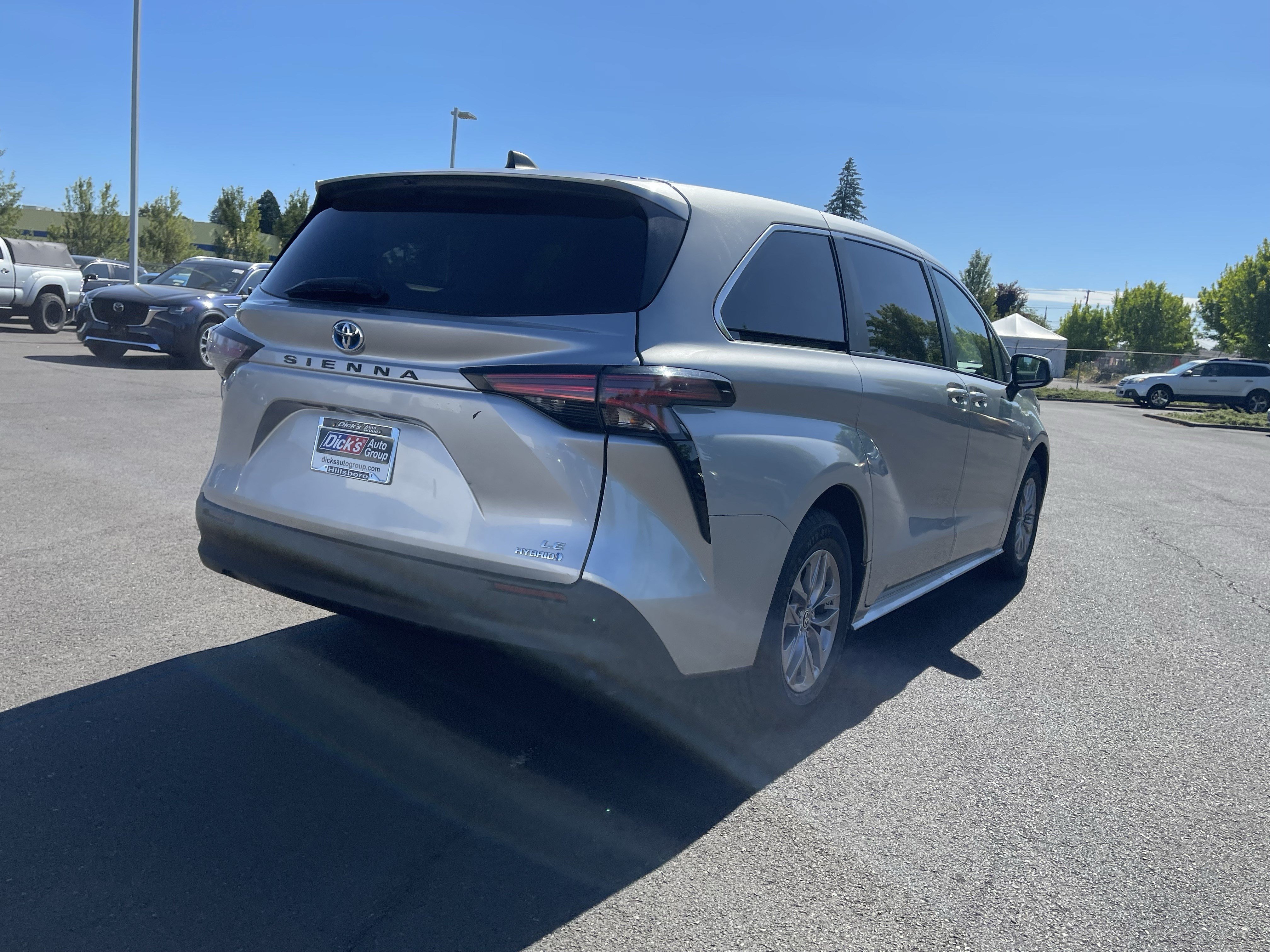 Used 2022 Toyota Sienna LE FWD image 5