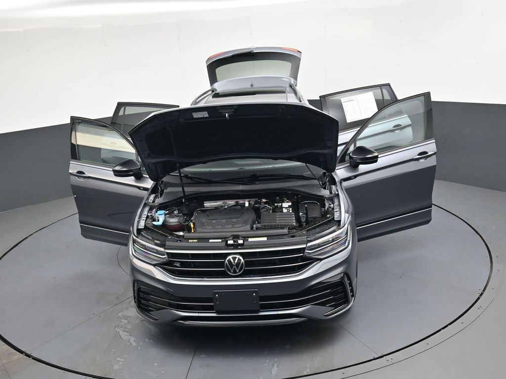 Used 2024 Volkswagen Tiguan SE R-Line image 45
