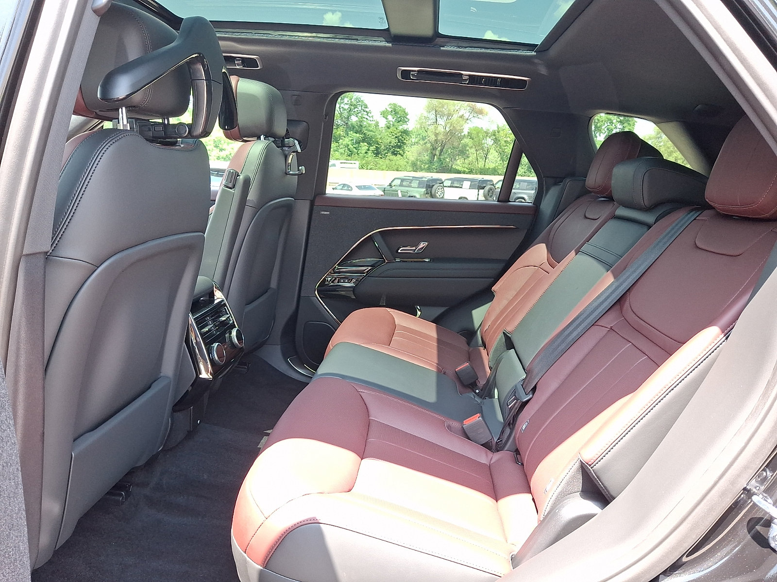 New 2026 Land Rover Range Rover Sport Dynamic SE AWD/4WD image 5
