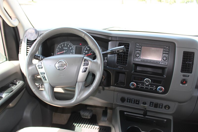 Used 2014 Nissan NV 3500 SL w/ Technology Package RWD image 21
