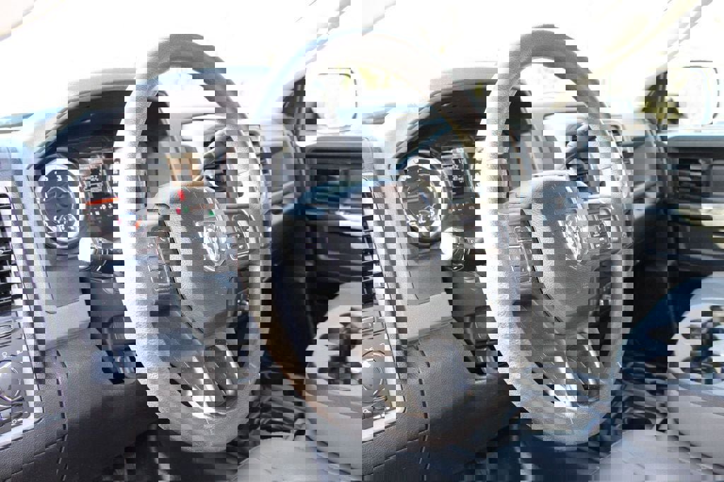 Used 2018 RAM 2500 Tradesman w/ Chrome Appearance Group image 13