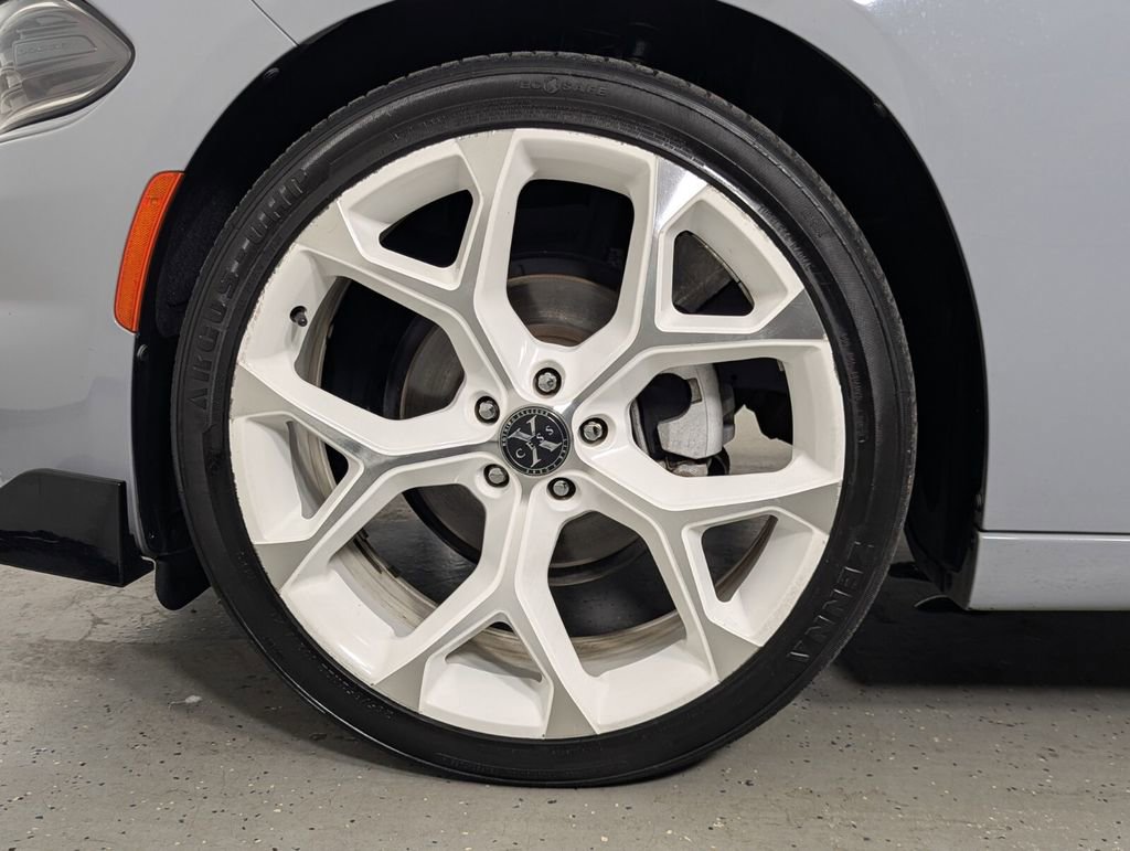 Used 2022 Dodge Charger SXT image 9