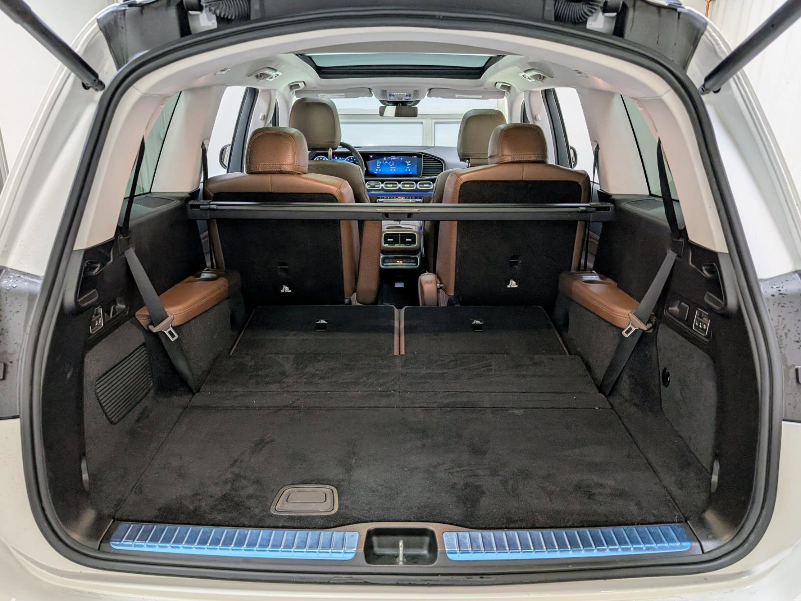 Used 2024 Mercedes-Benz GLS 450 4MATIC w/ Pinnacle Trim Package image 27