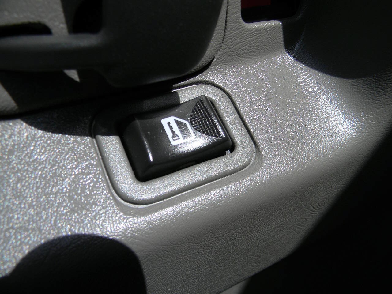 Used 2015 Chevrolet Express 2500 RWD image 14