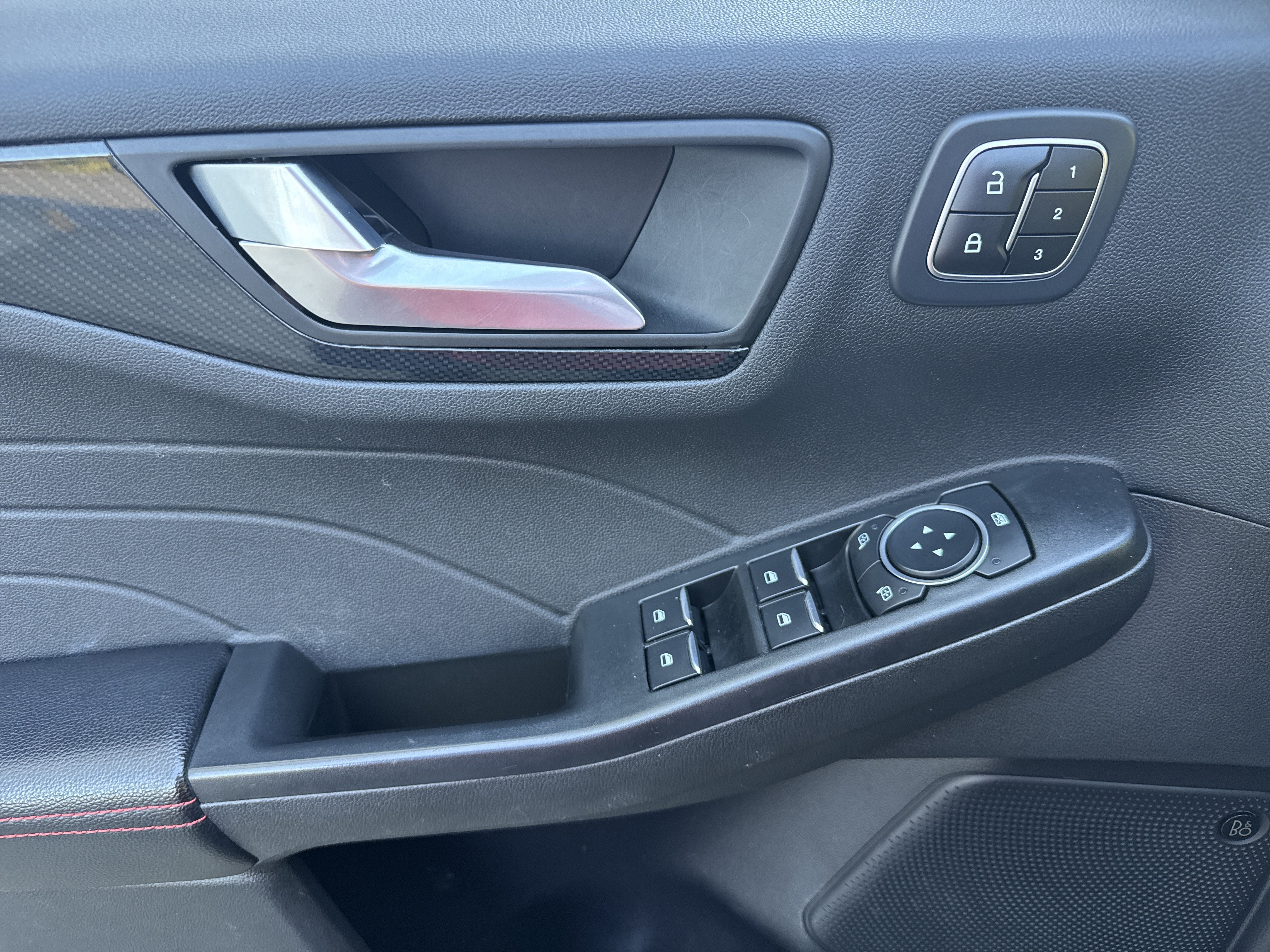 Used 2023 Ford Escape ST-Line Select w/ Tech Pack #2 AWD/4WD image 9