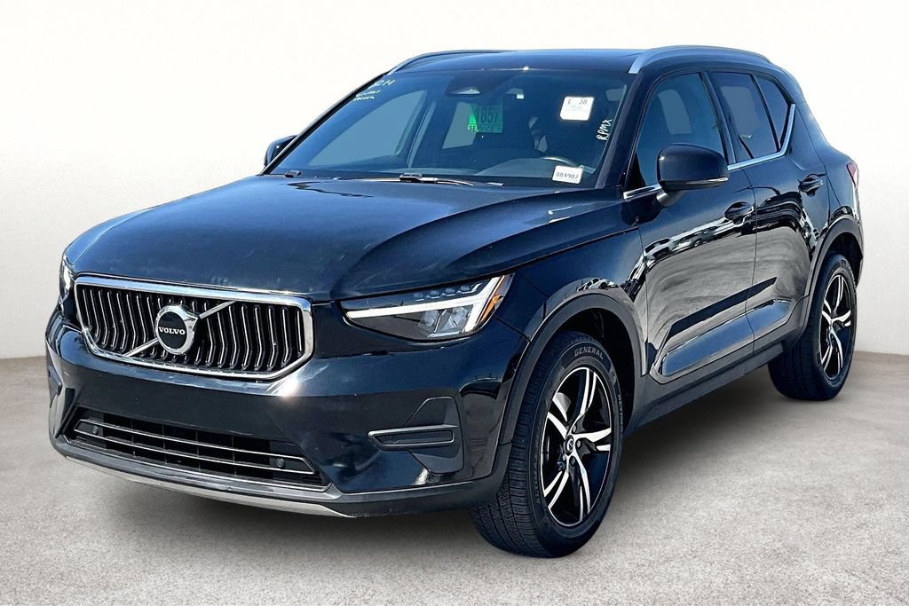 Used 2025 Volvo XC40 B5 Core AWD/4WD image 13