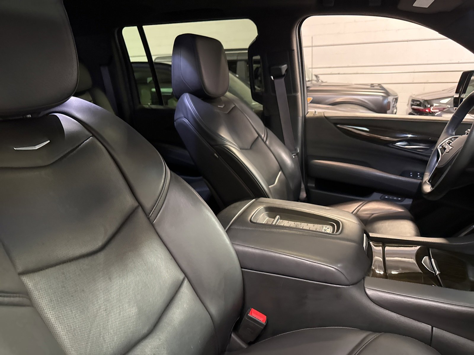 Used 2017 Cadillac Escalade ESV Platinum image 34