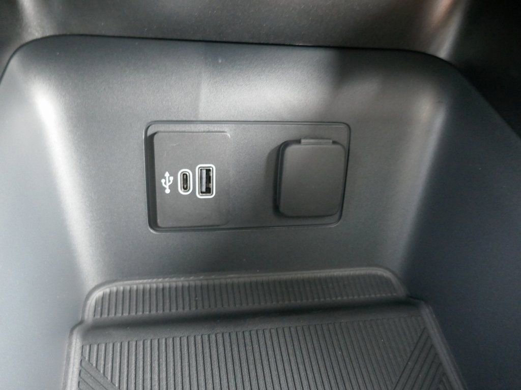 New 2026 Ford Explorer ST-Line w/ ST-Line Street Pack image 16