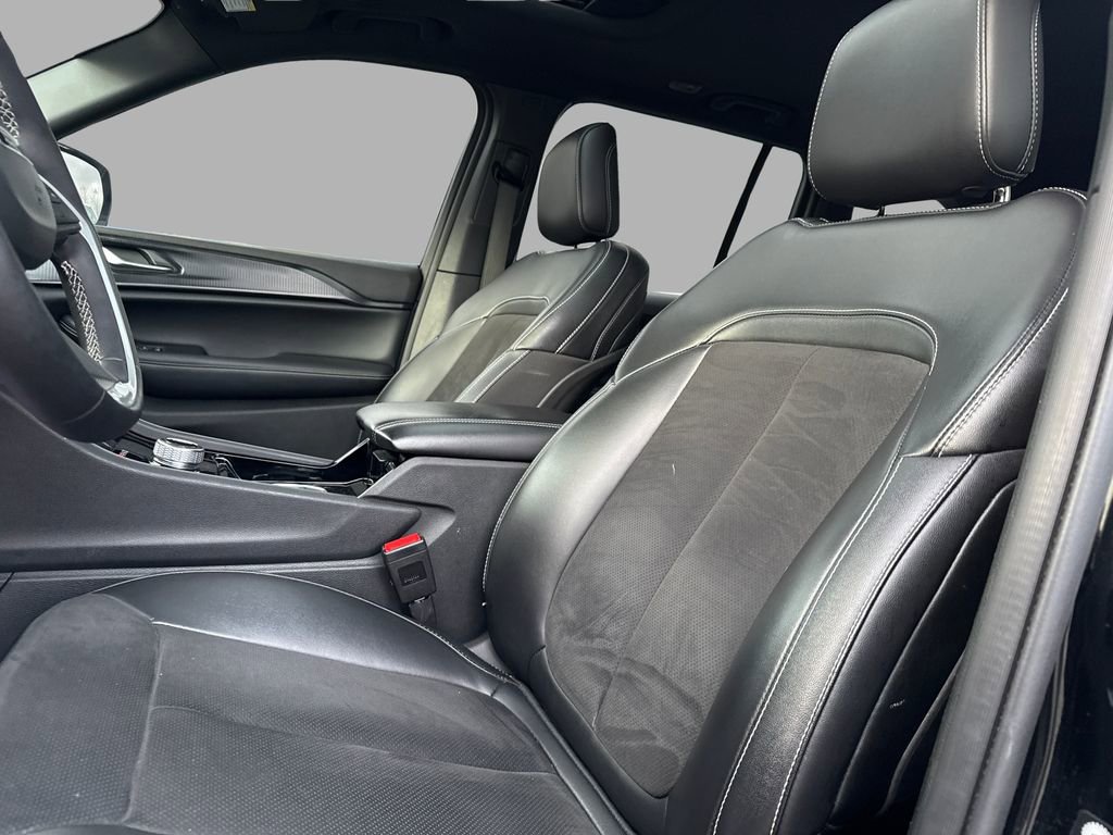 Used 2023 Jeep Grand Cherokee Altitude image 10