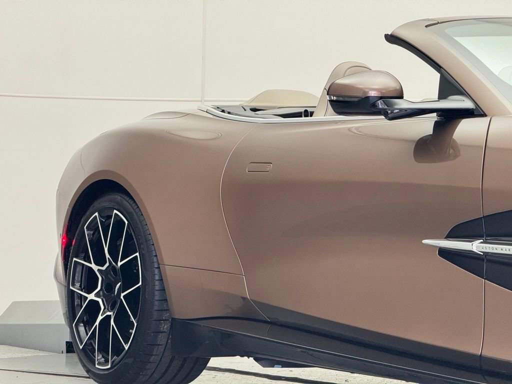 New 2026 Aston Martin Vanquish Convertible image 42