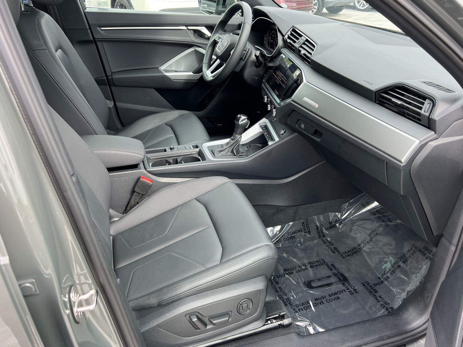 Certified 2025 Audi Q3 2.0T Premium Plus w/ Premium Plus Package AWD/4WD image 13
